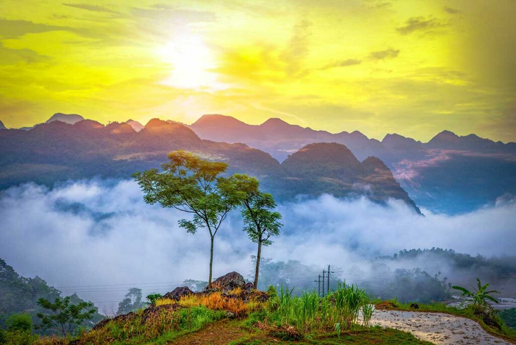Sunrise and cold air with clouds setting of the mountains in Pu Luong in January