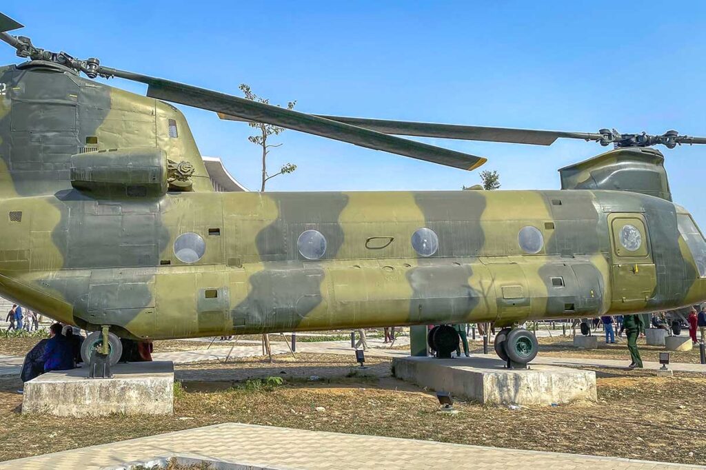 A US Air Force Boeing CH-47A Chinook, registration 19082, is on display at the Vietnam Military History Museum, Ha Noi City.