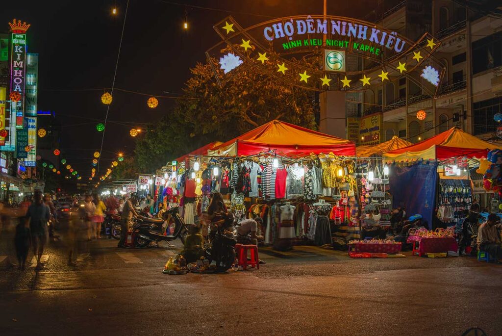 The entrance of Ninh Kieu Night Market also called the Can Tho Night Market