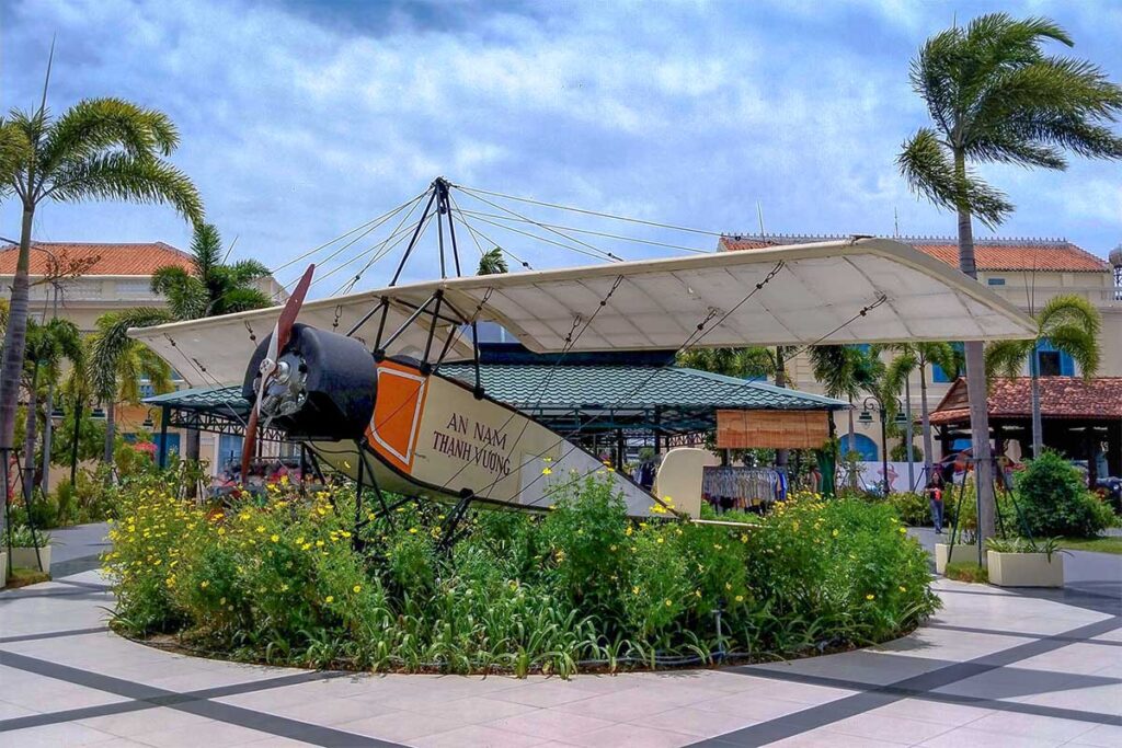 Replica of an old plane that was supposedly used by the Prince of Bac Lieu (Tran Trinh Huy)