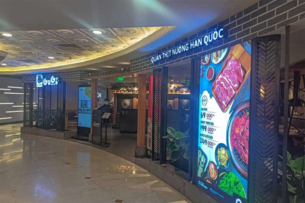 A restaurant in the food court on the 5th floor of Trang Tien Plaza