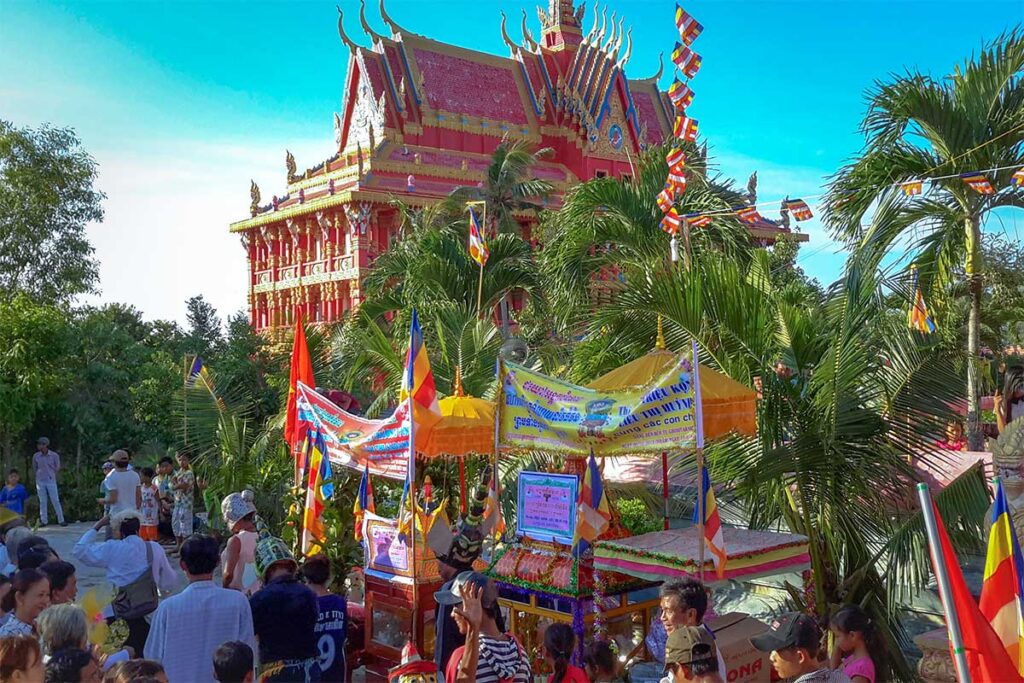 A festival is being held inside the The temple Ghositaram Temple in Bac Lieu