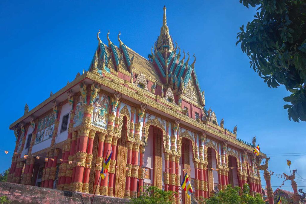 The exterior of the Ghositaram Temple in Bac Lieu