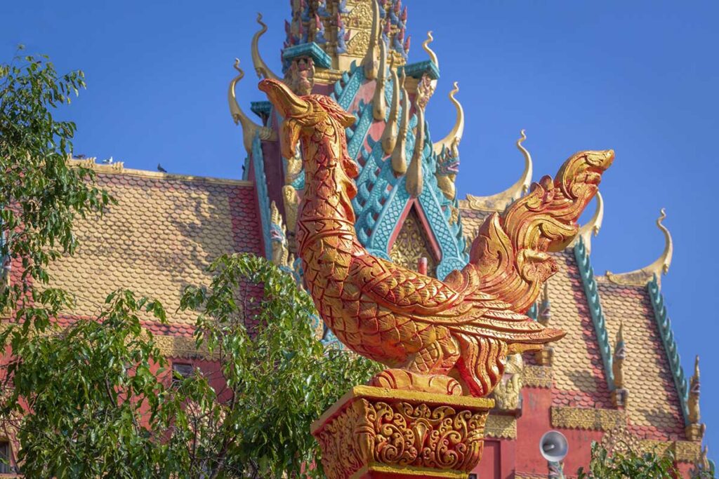 A dragon statue at Ghositaram Temple in Bac Lieu
