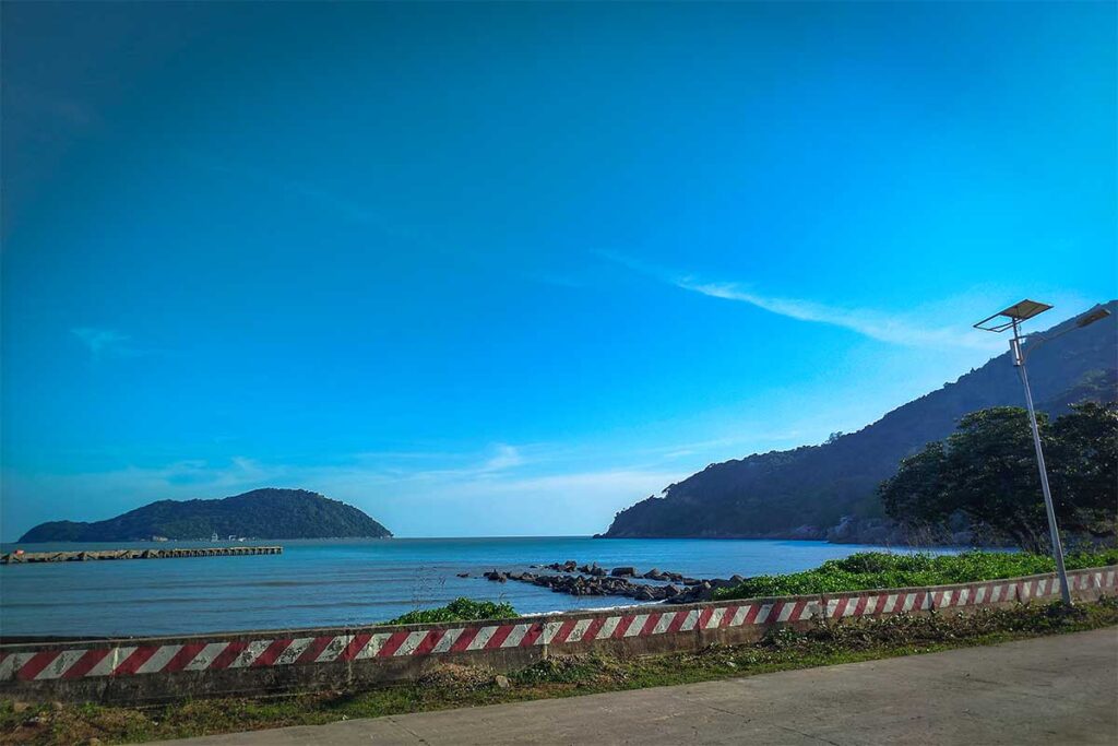 Hon Khoai Island with views in the distance of Hon Sao Island