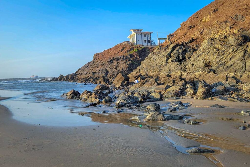 Vong Nguyet right next to Nghinh Phong Cape in Vung Tau