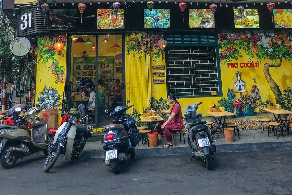 The most popular Pho Cuon Restaurant located on Ngu Xa Island