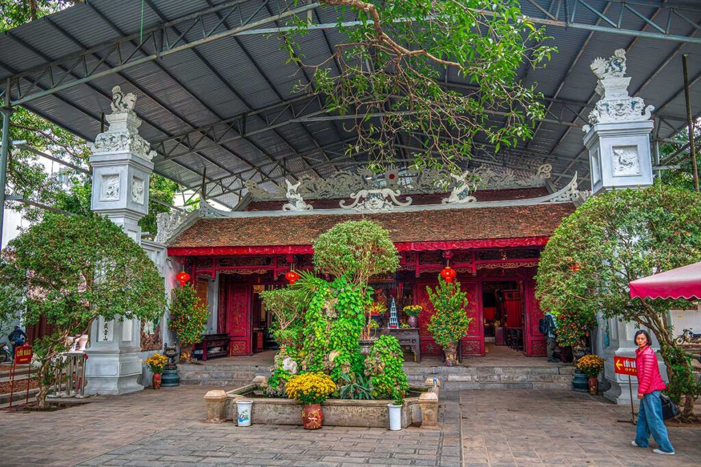 The main hall of Quan Thanh Temple from the outside 