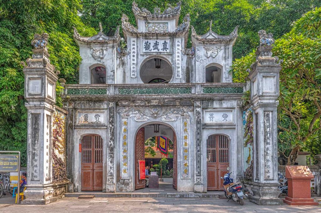 The main entrance of Quan Thanh Temple with the Triple Gate (Tam Quan)