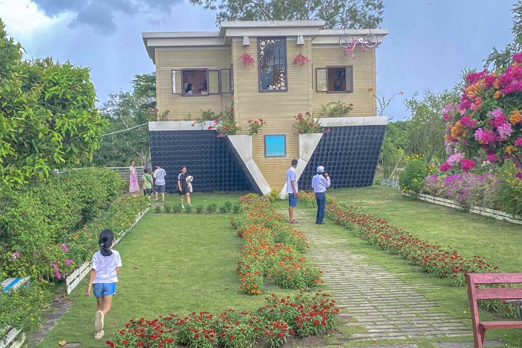 Upside-down house in Sa Dec