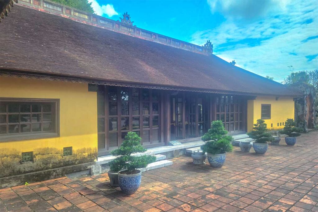 Exterior of Ta Trà House within Dien Tho Palace 