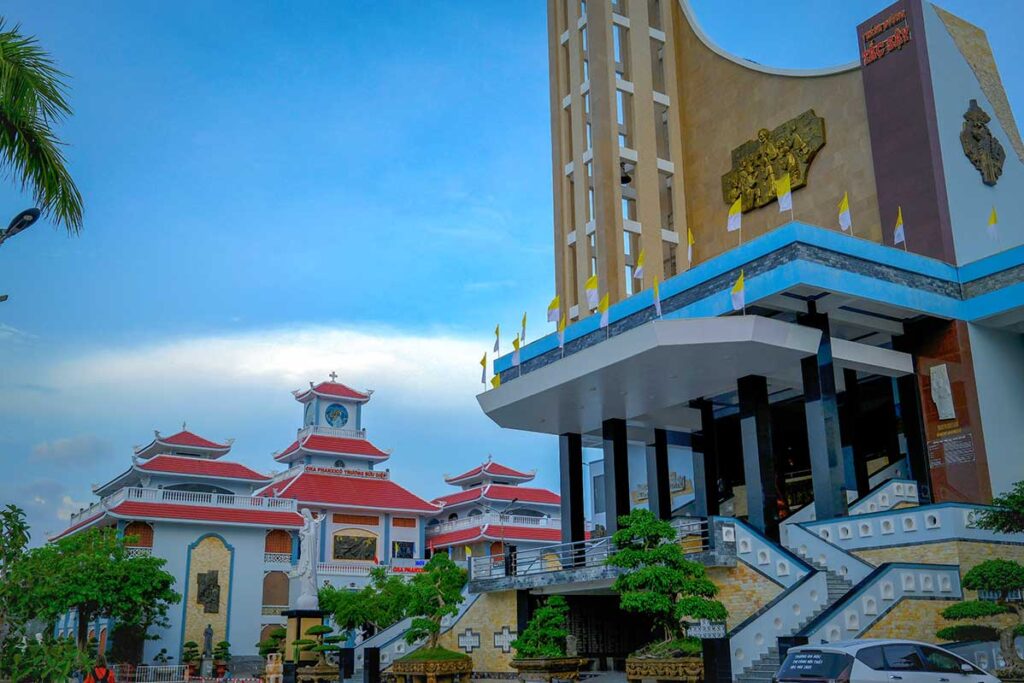 Pilgrimage Center next to Tac Say Church in Bac Lieu