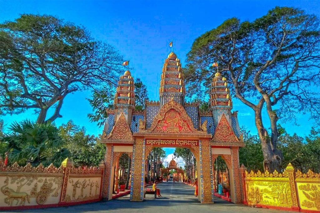 Entrance Gate (Tam Quan) of Xiem Can Pagoda
