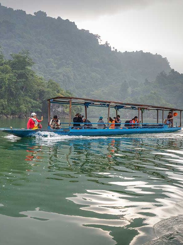 Ba Be Lake tours – Local Vietnam | scenic boat trip through Ba Be National Park with local guide and travelers
