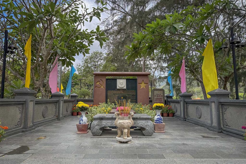Memorial area with incense altar and grave of Le Hong Phong at Hang Duong Cemetery, a historical figure buried on Con Dao.