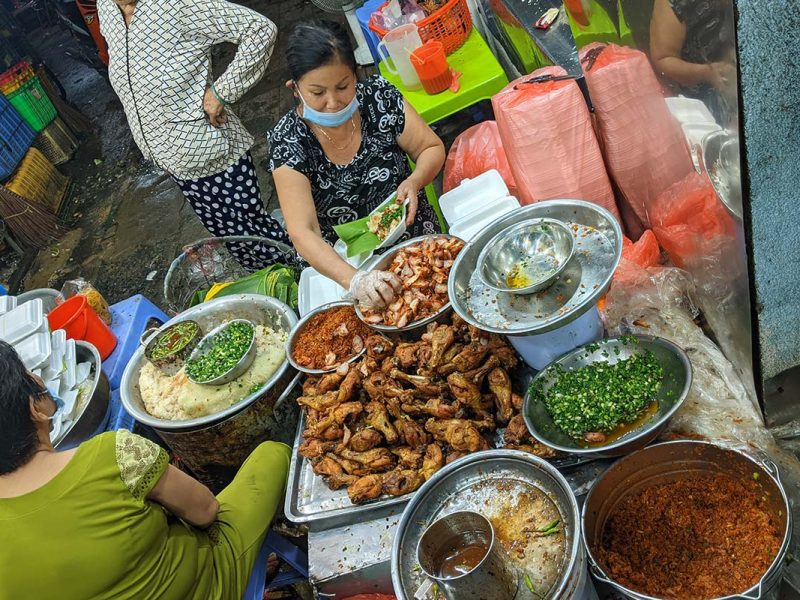 street food at Ba Chieu Market