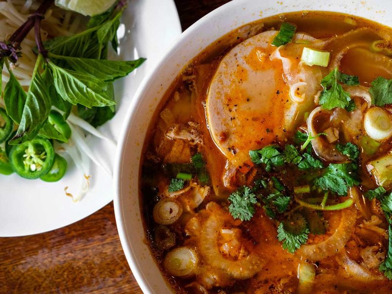 bun bo hue BĂºn bĂ² Huế - Vietnamese food