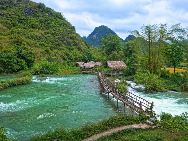 Co La Waterfall in Cao Bang