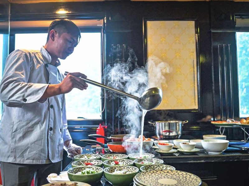 Cooking class on the Cozy Boutique Cruise