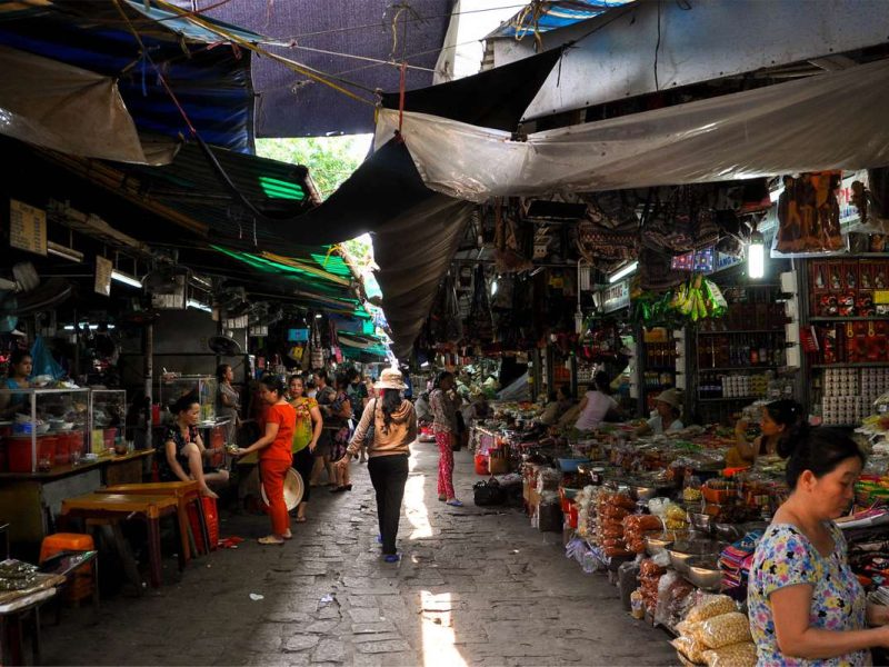Dong Ba Market
