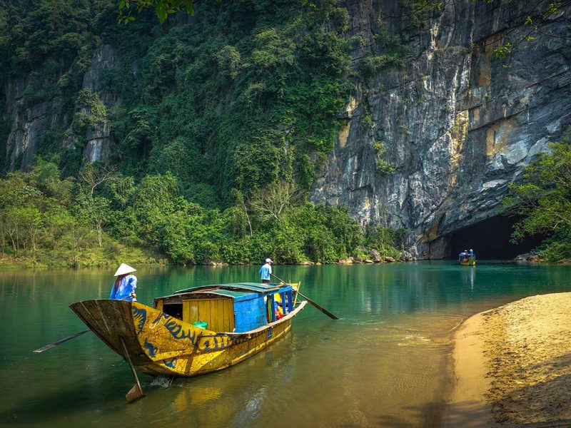 phong nha cave boat tour 4 Phong Nha Cave