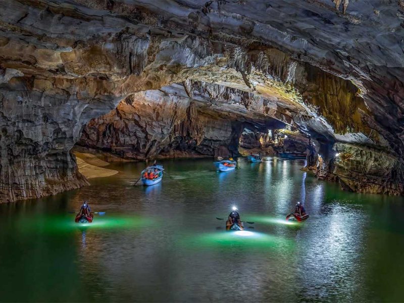 phong nha cave kayaking 1
