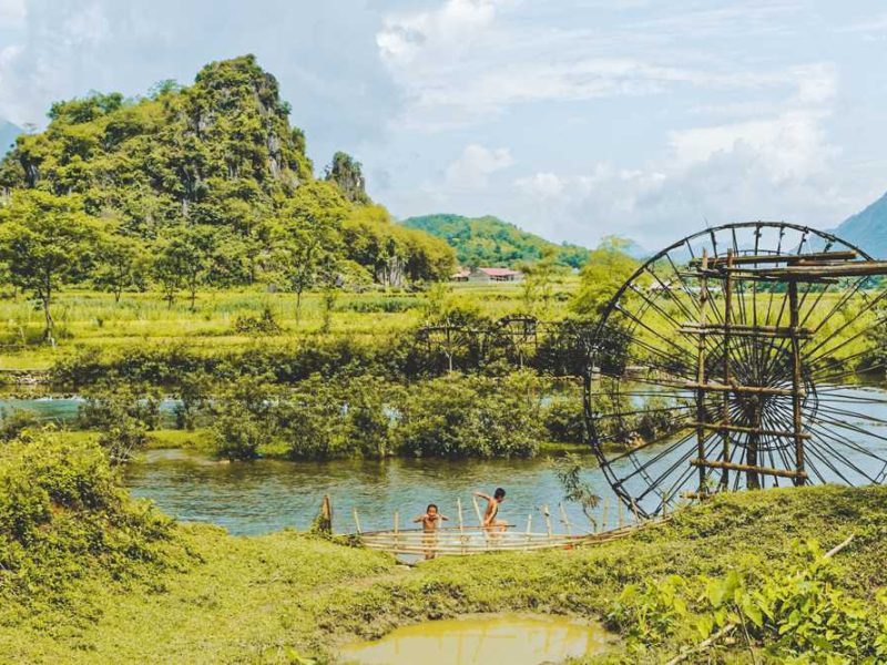 Pu Luong waterwheel