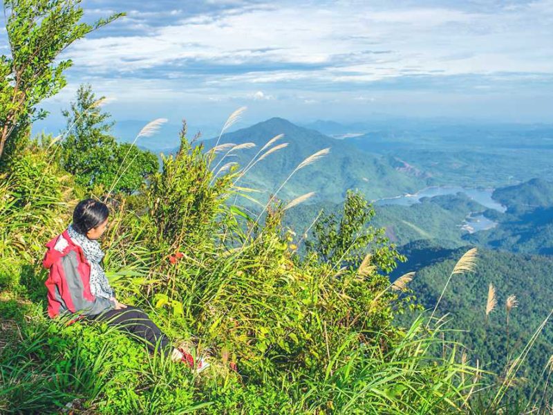 summit trekking in Bach Ma