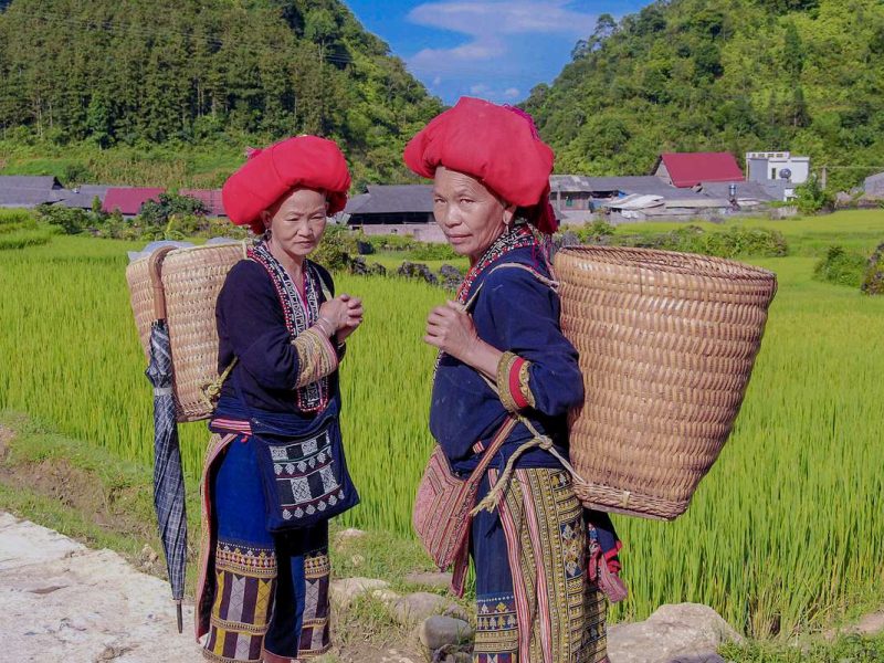 Ta Phin minority village