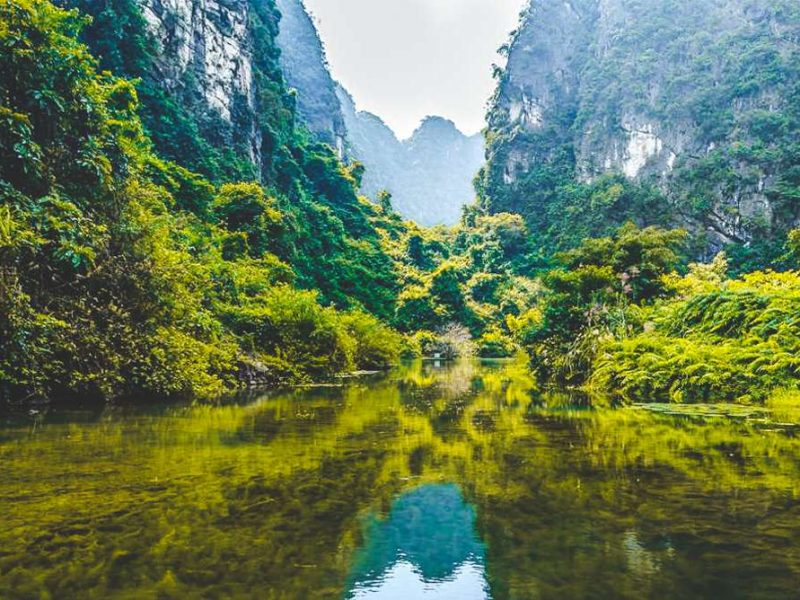 Trang An boat trip in Ninh Binh
