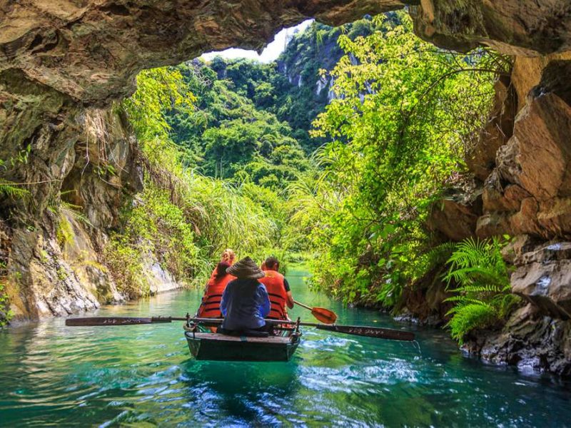 Trang An boat tour