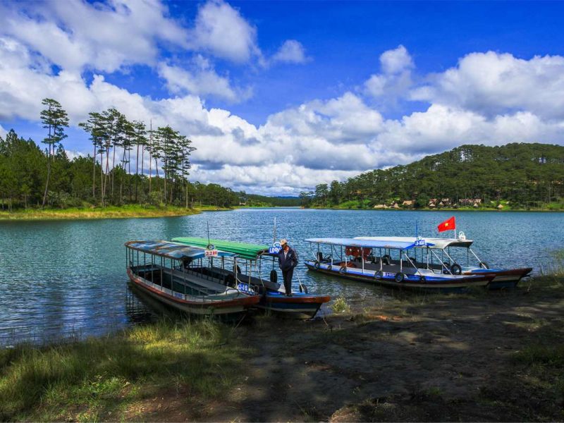 tuyen lam lake 1 Tuyen Lam Lake boat trip